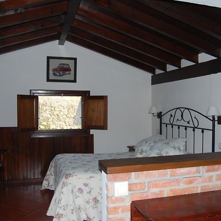 Apartamentos El Perujo Комильяс Экстерьер фото
