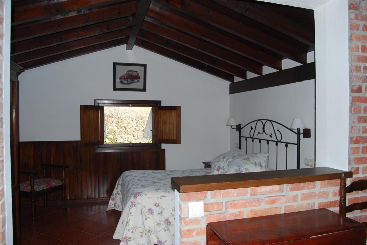 Apartamentos El Perujo Комильяс Экстерьер фото