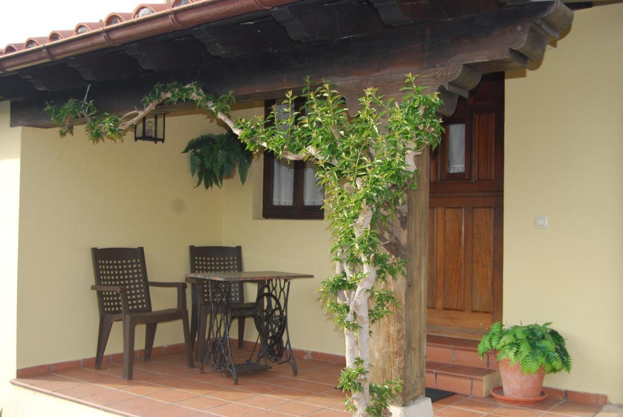Apartamentos El Perujo Комильяс Экстерьер фото
